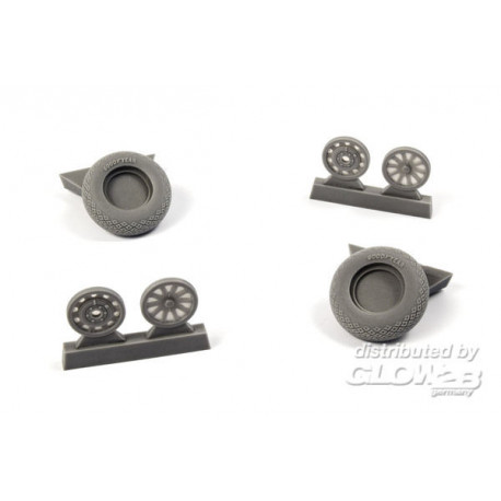 P-51D Mustang-Wheels(Diamond and Hole Traed Pattern)
