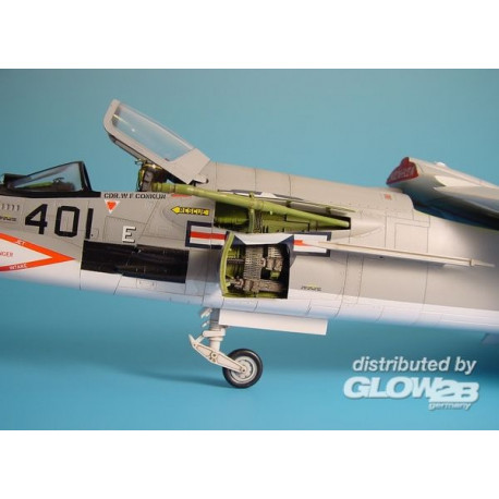 F-8 Crusader Waffenschächte