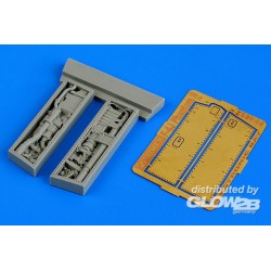 F-4J Phantom II electronic bay-early v. for Academy