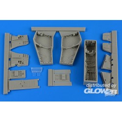 F-4C/D Phantom II wheel bay with covers for Academy