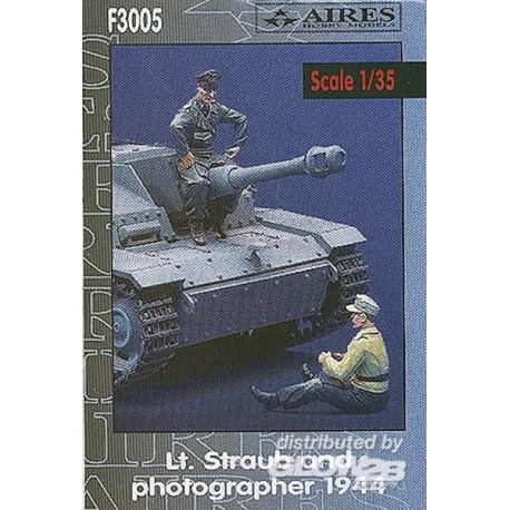 Lt. Straub mit Fotograph 1944 2 Figuren