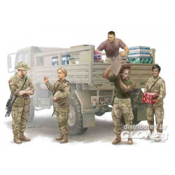 Modern U.S. soldiers - Logistics Supply 